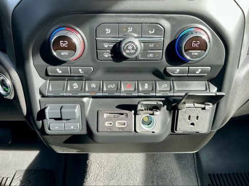 Used 2020 Chevrolet Silverado 1500 LT w/ Texas Edition image 35