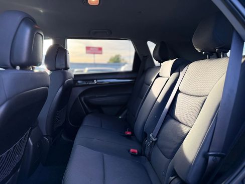 Used 2012 Kia Sorento LX w/ Convenience Pkg image 24