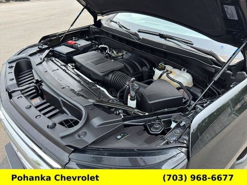 Used 2025 Chevrolet Suburban LT w/ Comfort Package AWD/4WD image 32
