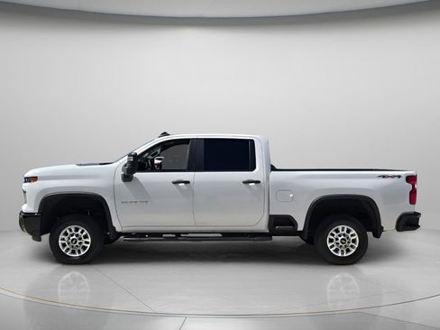 Used 2024 Chevrolet Silverado 2500 Custom w/ Custom Value Package AWD/4WD image 3