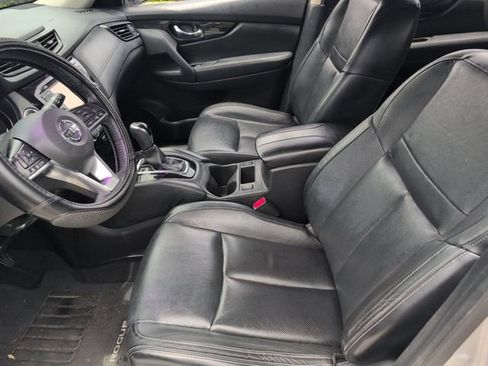 Used 2017 Nissan Rogue SL FWD image 11