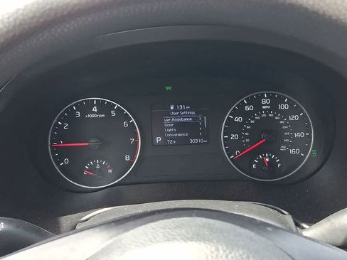 Used 2023 Kia Seltos LX AWD/4WD image 13