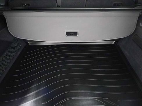 Used 2022 Porsche Cayenne image 48