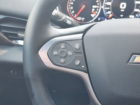 Used 2023 Chevrolet Traverse Premier FWD image 29