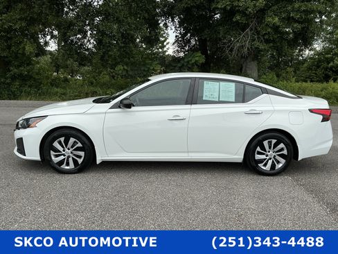 Used 2024 Nissan Altima 2.5 S FWD image 2