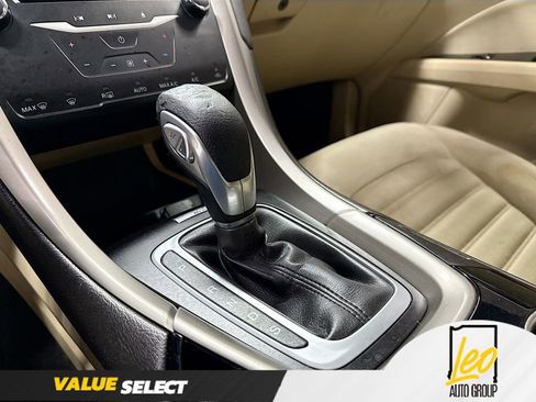 Used 2013 Ford Fusion SE FWD image 18