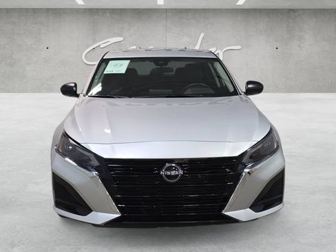 Used 2025 Nissan Altima 2.5 SV FWD image 18