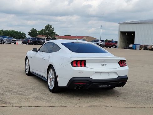Used 2025 Ford Mustang GT Premium RWD image 4