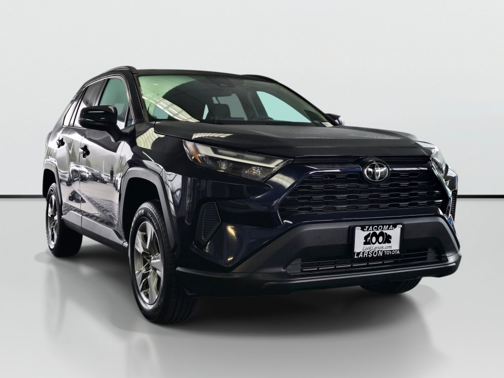 Used 2025 Toyota RAV4 XLE AWD/4WD image 7