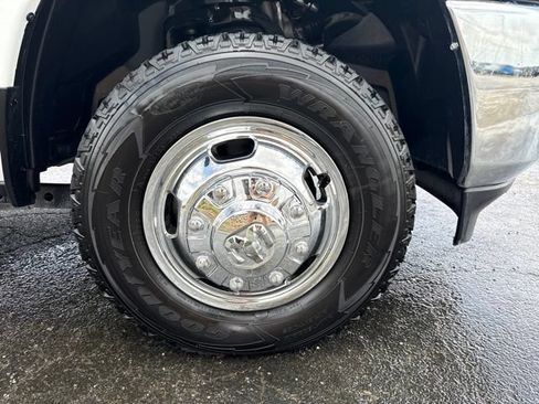 Used 2026 RAM 3500 Tradesman w/ Chrome Appearance Group A AWD/4WD image 17