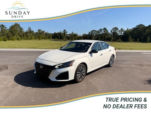 Used 2025 Nissan Altima 2.5 SV FWD image 1