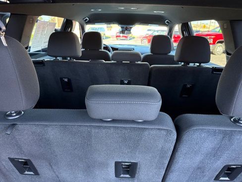 Used 2025 GMC Acadia Elevation FWD image 27