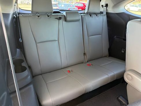Used 2021 Toyota Highlander Platinum FWD image 42