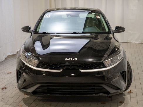Used 2023 Kia Forte LXS w/ LXS Technology Package image 3