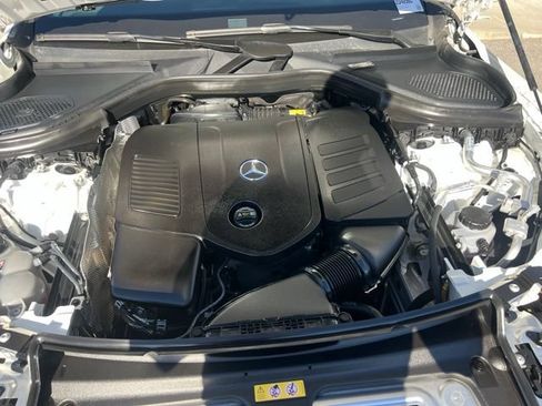 Used 2024 Mercedes-Benz GLC 300 4MATIC image 29