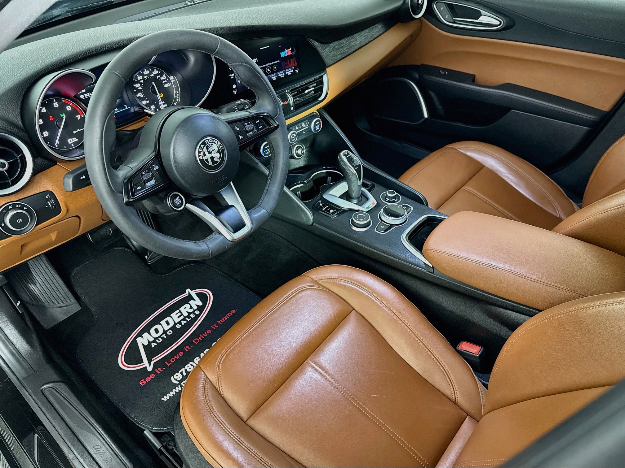 Used 2020 Alfa Romeo Giulia AWD w/ Cold Weather Package image 8