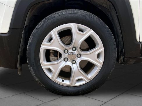 Used 2018 Jeep Renegade Limited FWD image 11