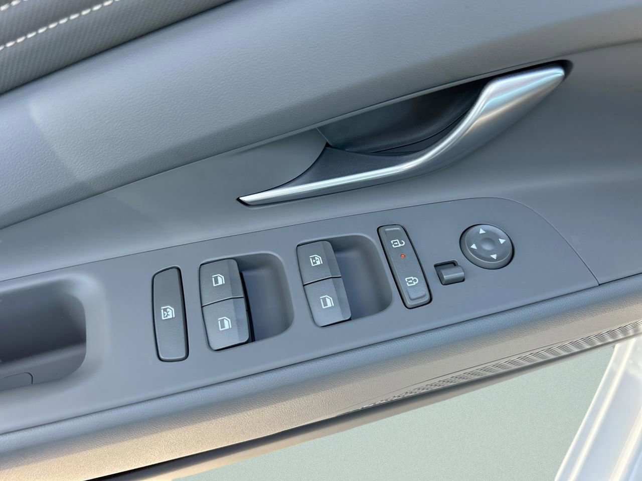 New 2026 Hyundai Elantra SEL Sport Premium FWD image 17
