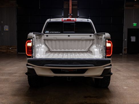 Used 2026 GMC Canyon AT4 AWD/4WD image 9