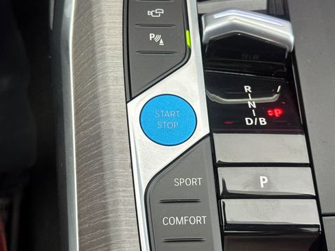 Used 2025 BMW i4 eDrive40 w/ Parking Assistance Package RWD image 32
