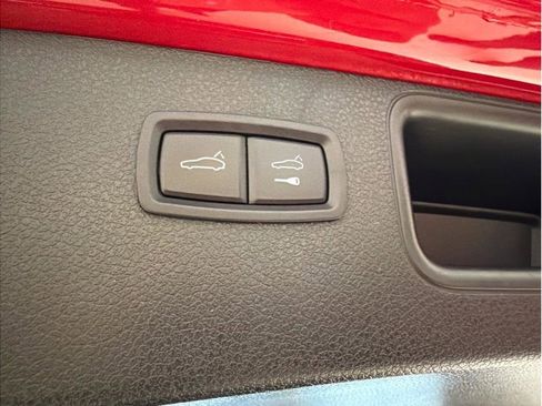 Used 2019 Porsche Macan AWD/4WD image 40