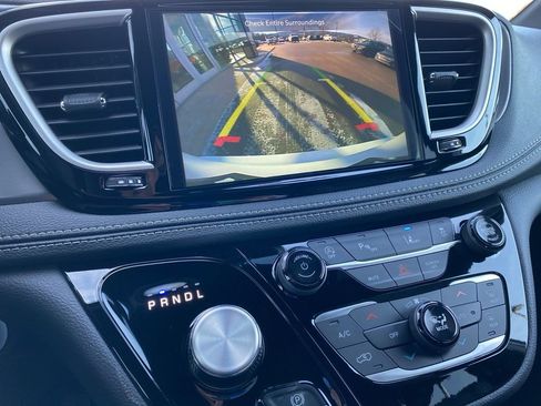 New 2026 Chrysler Pacifica Select image 37