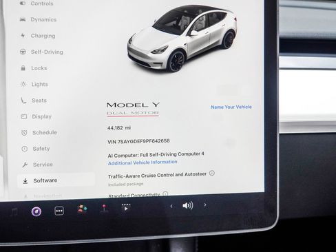 Used 2023 Tesla Model Y Performance AWD/4WD image 24