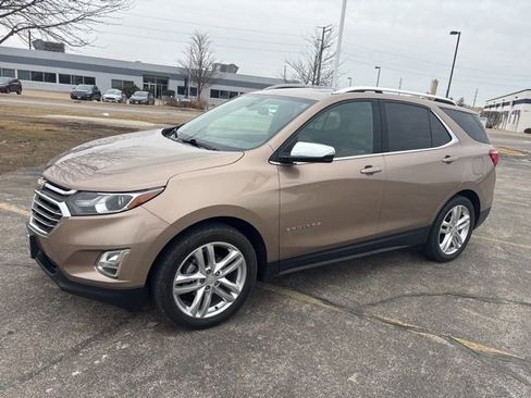 Used 2018 Chevrolet Equinox Premier image 3
