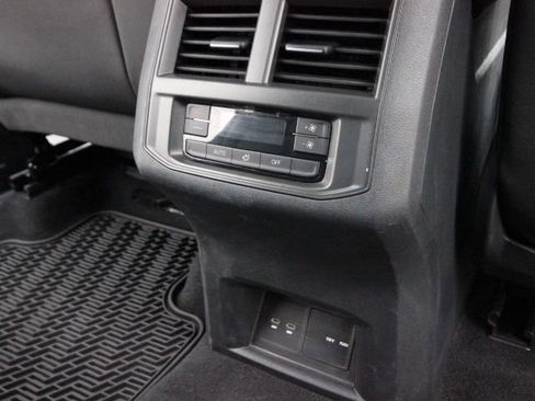 Used 2022 Volkswagen Atlas SEL R-Line image 31