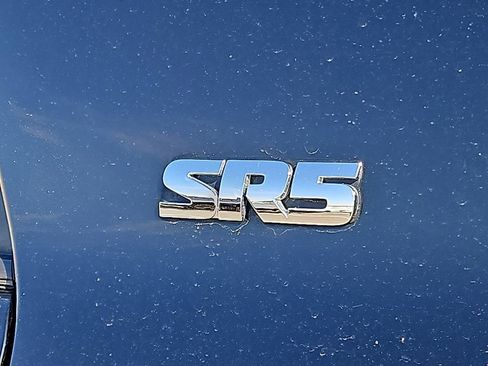 Used 2016 Toyota 4Runner SR5 AWD/4WD image 5