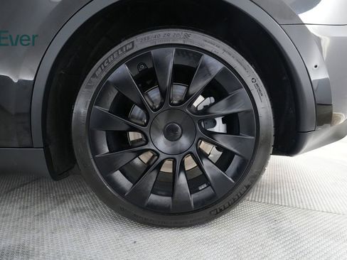 Used 2023 Tesla Model Y Long Range image 9