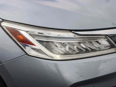 Used 2017 Honda Accord Touring image 6