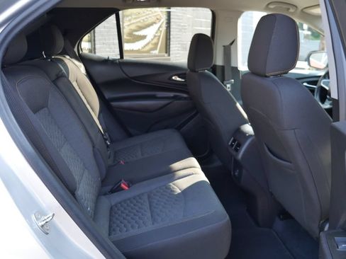 Used 2020 Chevrolet Equinox LT w/ Driver Convenience Package FWD image 13