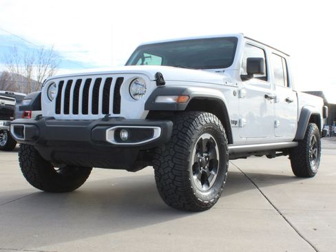 Used 2023 Jeep Gladiator Sport image 11