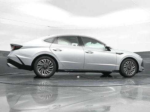 Used 2025 Hyundai Sonata Limited image 50