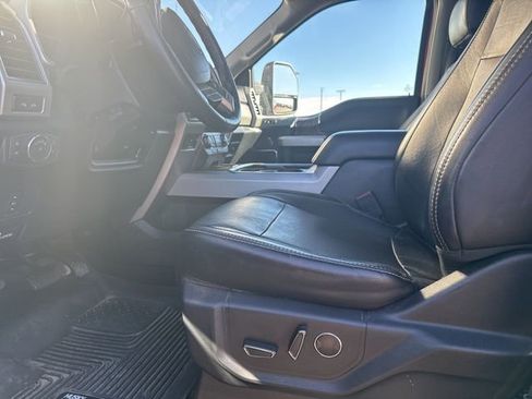 Used 2019 Ford F350 Lariat image 9