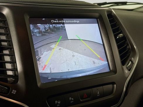 Used 2020 Jeep Cherokee Trailhawk w/ Technology Group image 13