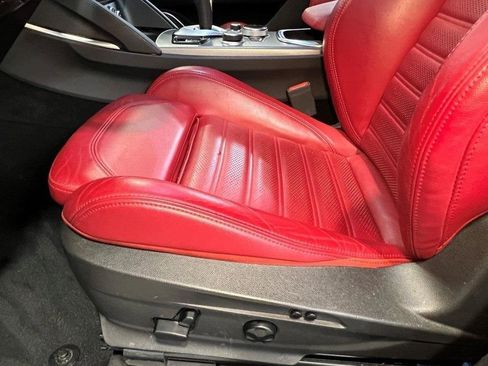 Used 2022 Alfa Romeo Stelvio Veloce image 30