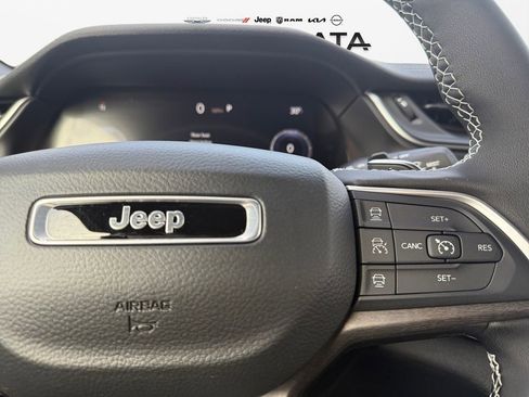 New 2025 Jeep Grand Cherokee Limited w/ Black Appearance Package image 26
