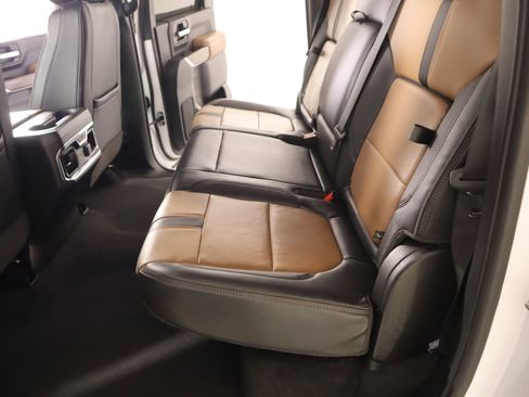 Used 2023 Chevrolet Silverado 3500 High Country image 12