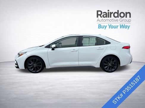 Used 2023 Toyota Corolla SE w/ SE Premium Package image 4