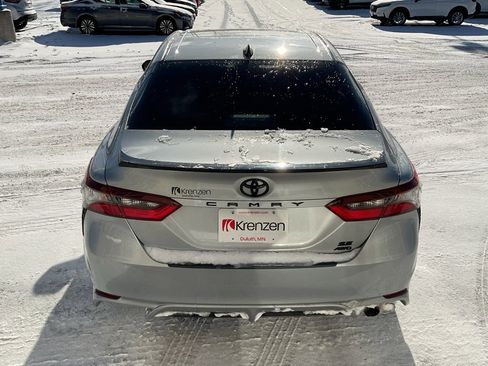 Used 2022 Toyota Camry SE image 6
