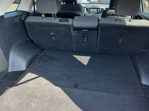 Used 2017 Kia Sorento FWD image 10