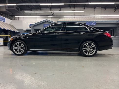 Used 2017 Mercedes-Benz C 300 4MATIC Sedan image 4