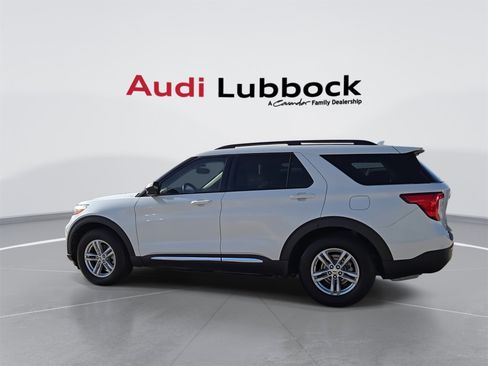 Used 2020 Ford Explorer XLT w/ Equipment Group 202A image 6