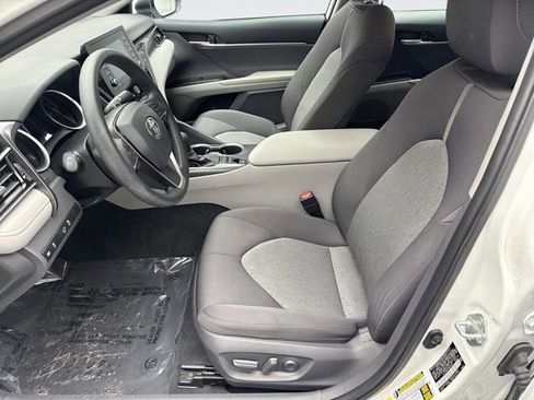 Used 2021 Toyota Camry LE image 11