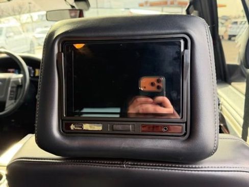 Used 2017 Ford Expedition EL Platinum image 22