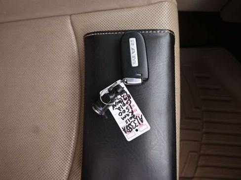 Used 2015 RAM 1500 Laramie w/ Convenience Group AWD/4WD image 11