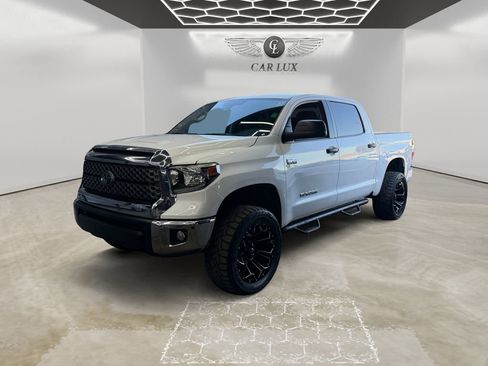 Used 2020 Toyota Tundra SR5 w/ SR5 Convenience Package image 1