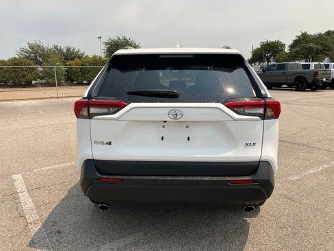 Used 2025 Toyota RAV4 XLE FWD image 5
